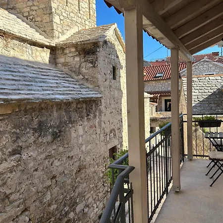 Perfectly Located Cherry Stone House Сплит