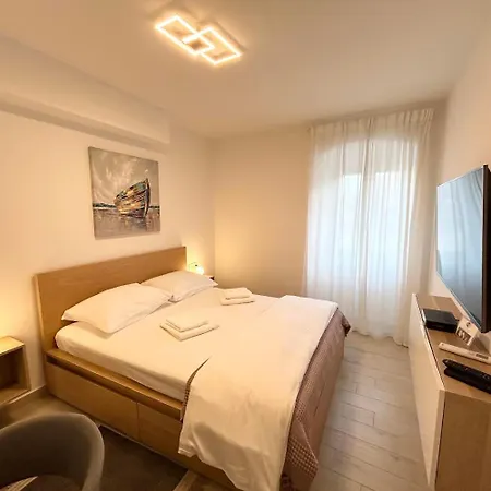 Perfectly Located Cherry Stone House Апартаменты Сплит