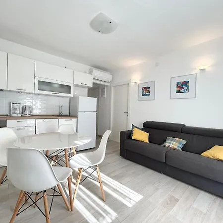 Perfectly Located Cherry Stone House