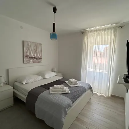 Perfectly Located Cherry Stone House *