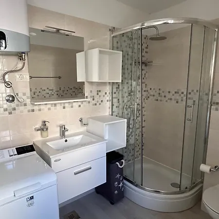 Perfectly Located Cherry Stone House *