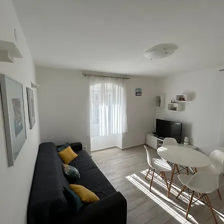 Apartment Perfectly Located Cherry Stone House
