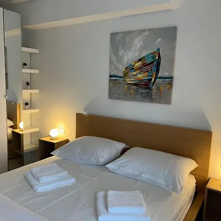 Perfectly Located Cherry Stone House Split