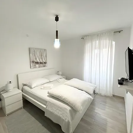 Apartment Perfectly Located Cherry Stone House