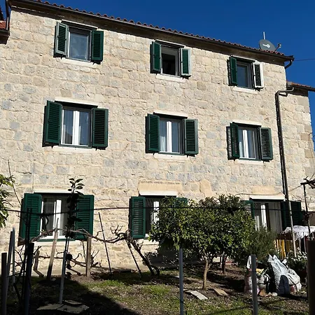 Perfectly Located Cherry Stone House *