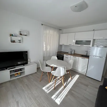 Perfectly Located Cherry Stone House